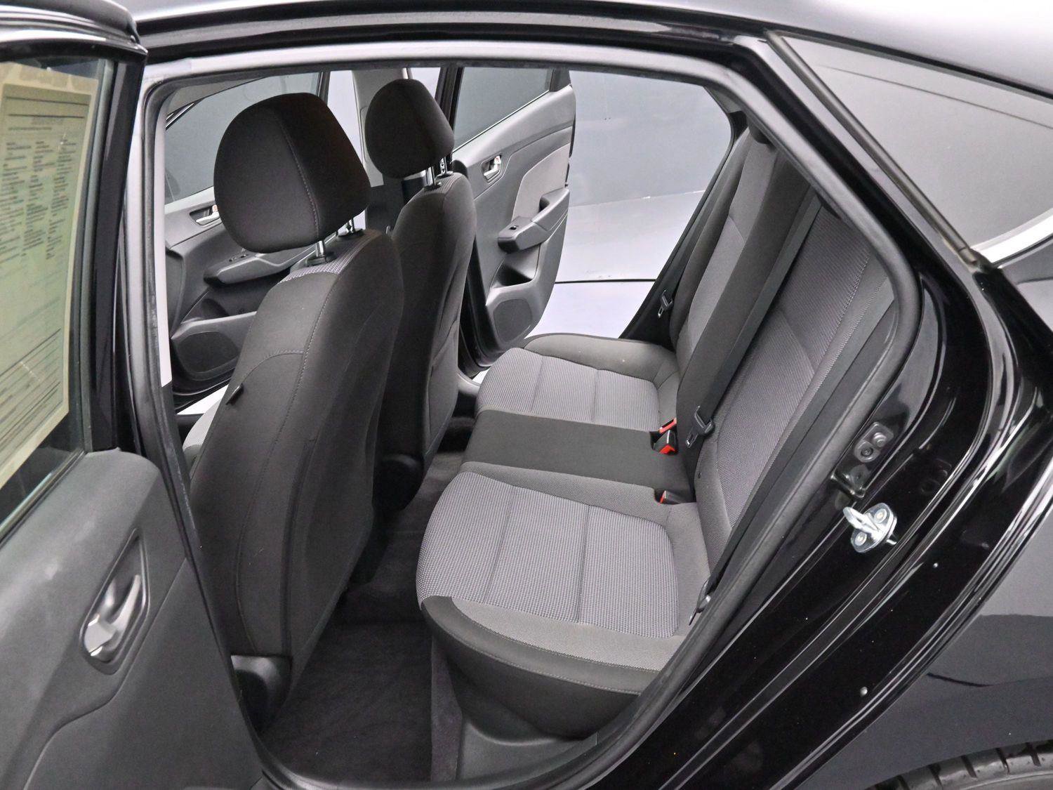 Used 2021 Hyundai Accent Limited image 28