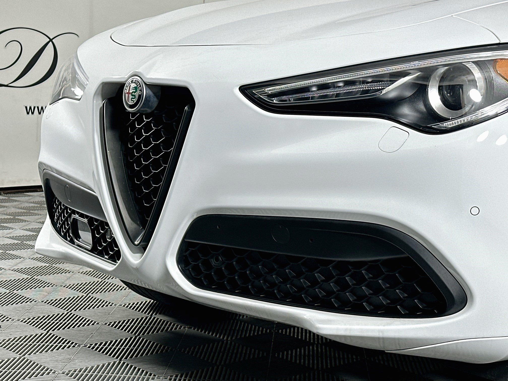 Used 2023 Alfa Romeo Stelvio Veloce AWD/4WD image 35