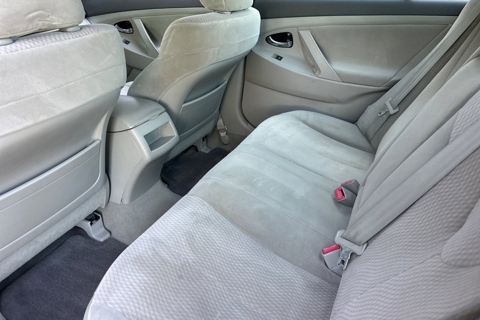 Used 2010 Toyota Camry FWD image 12