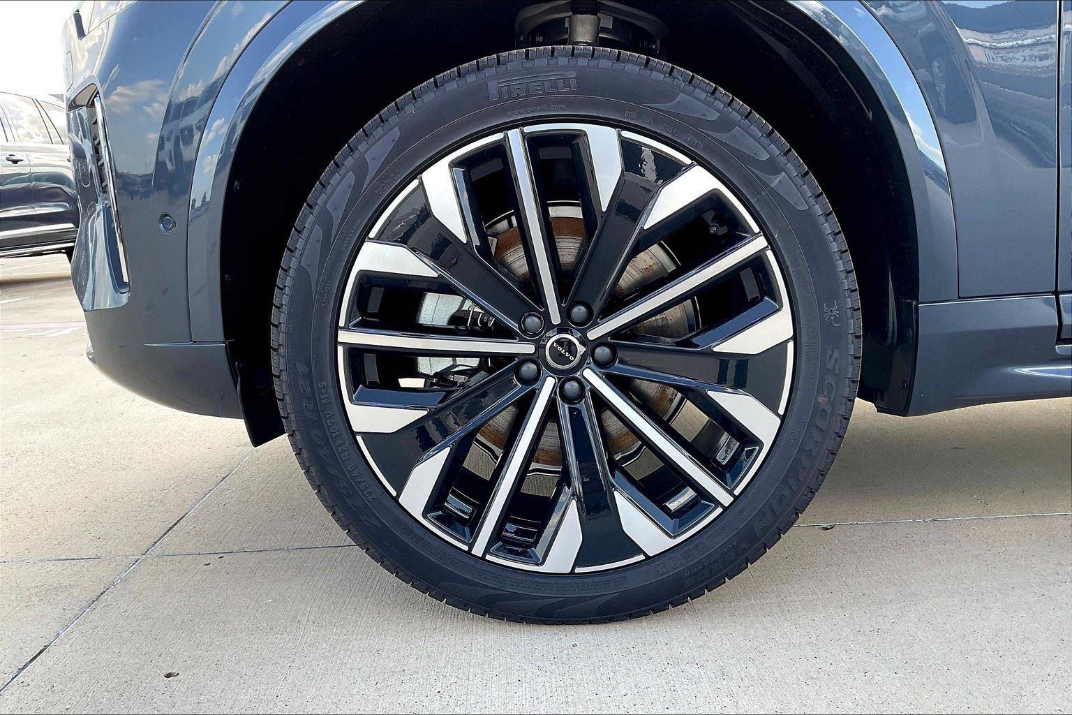 New 2026 Volvo XC90 B6 Ultra w/ Protection Package Premier image 18