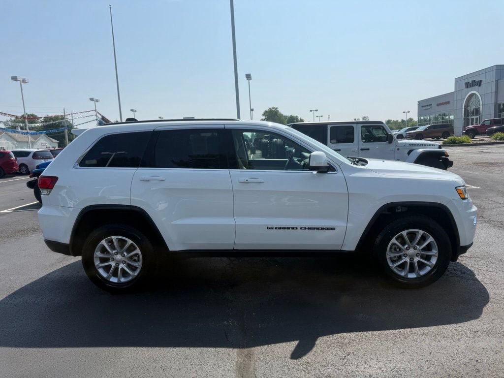 Certified 2022 Jeep Grand Cherokee Laredo E AWD/4WD image 2