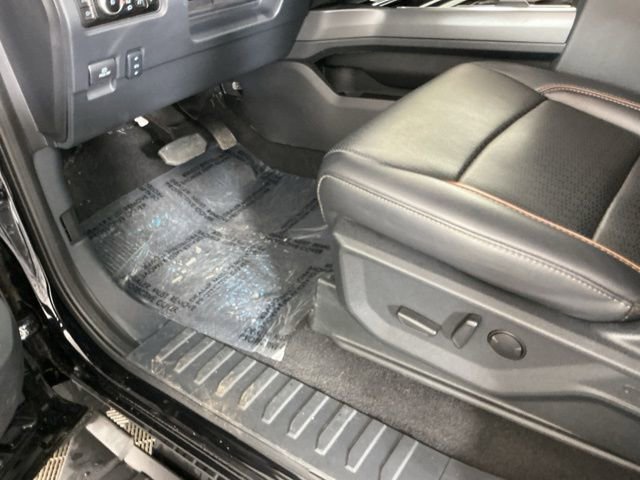 Used 2025 Ford F350 Lariat w/ Black Appearance Package AWD/4WD image 18
