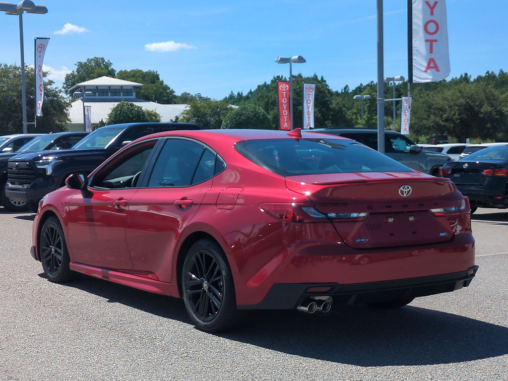 Used 2026 Toyota Camry SE FWD image 5