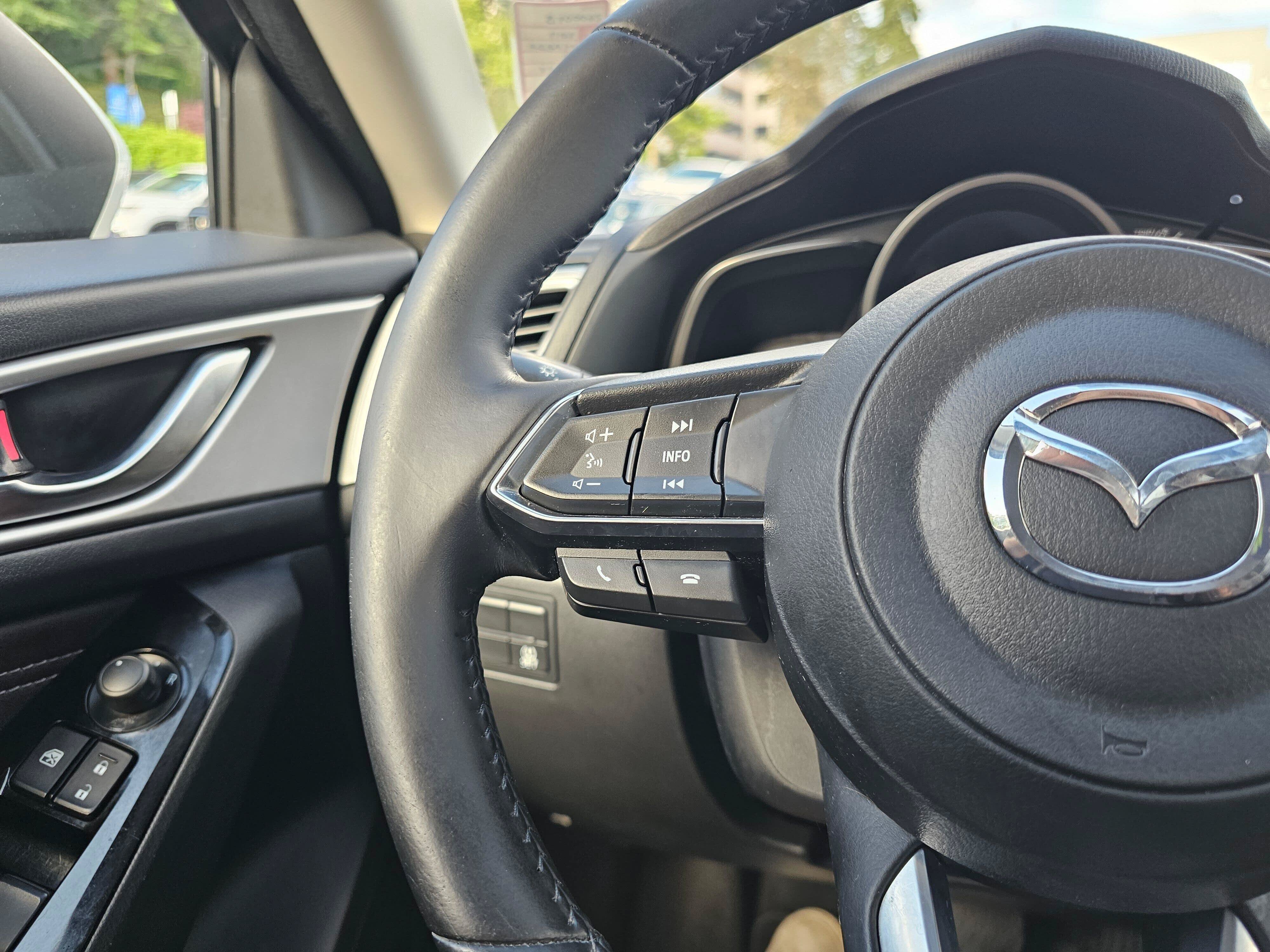 Used 2017 MAZDA MAZDA3 Touring FWD image 32