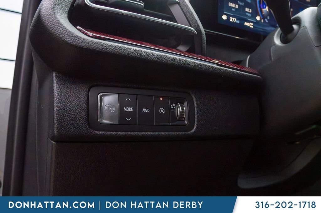 Used 2025 Chevrolet Traverse Z71 AWD/4WD image 16
