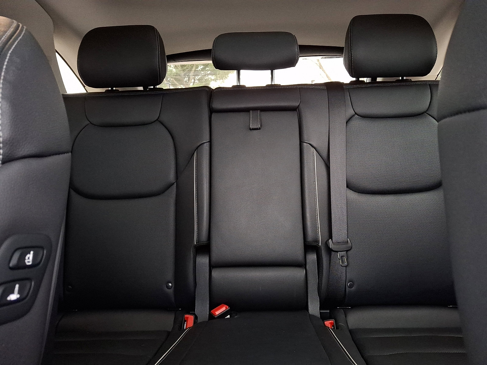 Used 2023 Genesis GV70 2.5T w/ Advanced Package image 19