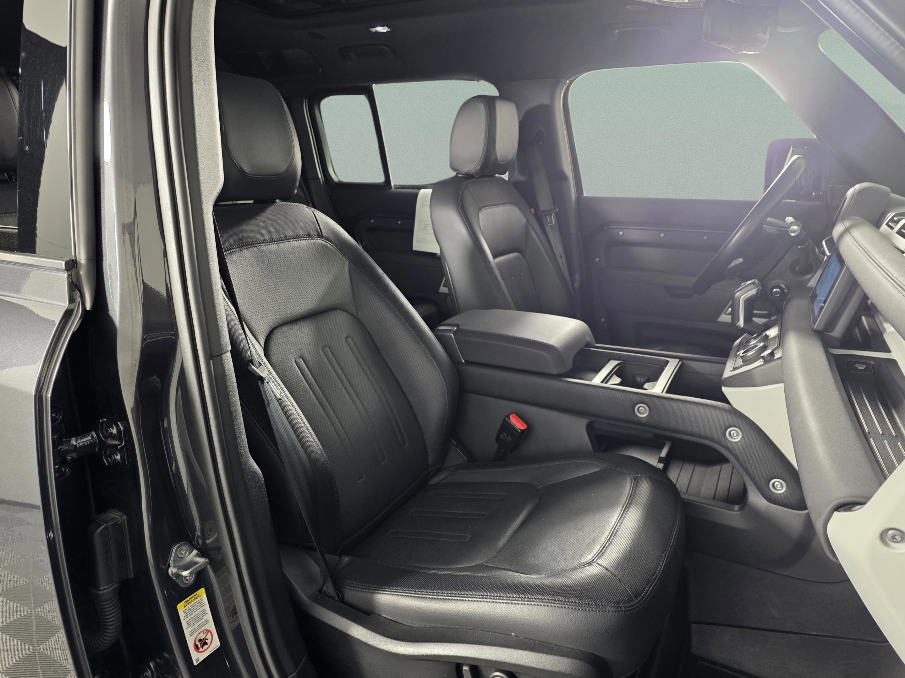 Used 2022 Land Rover Defender 110 X-Dynamic SE image 25