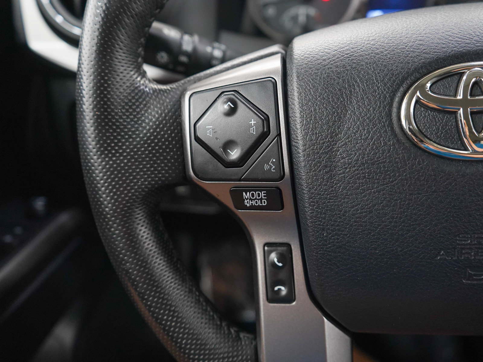 Used 2019 Toyota Tacoma SR5 RWD image 23