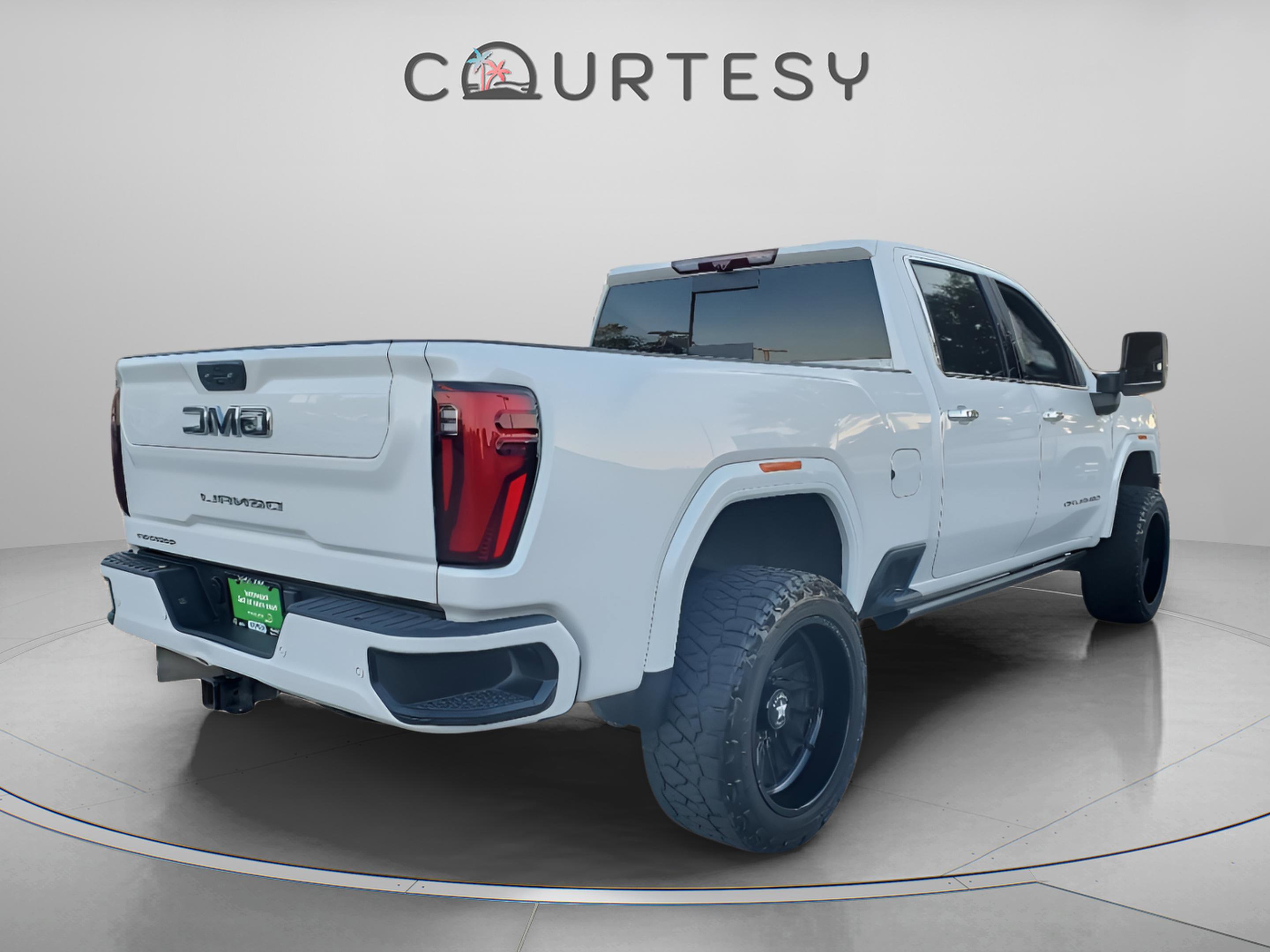 Used 2024 GMC Sierra 3500 Denali Ultimate image 3