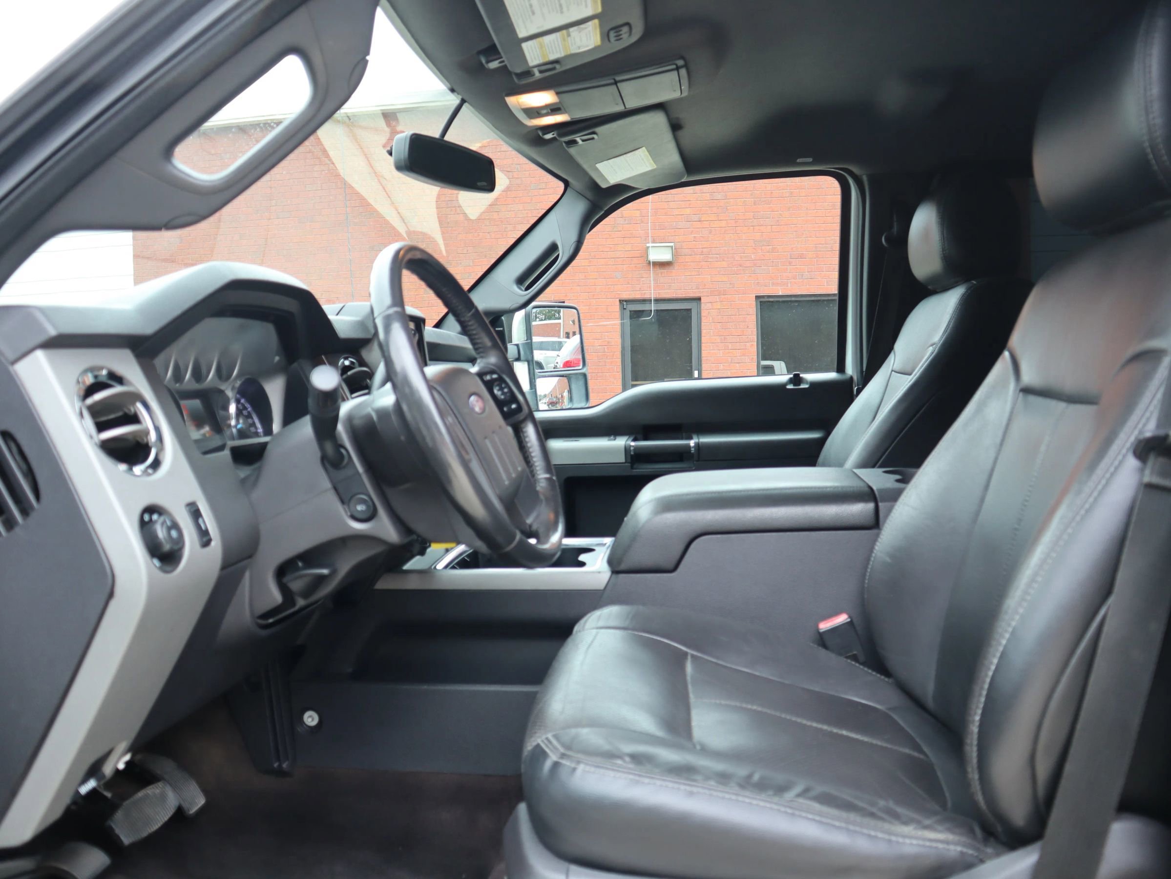 Used 2015 Ford F350 Lariat w/ Lariat Interior Package image 12