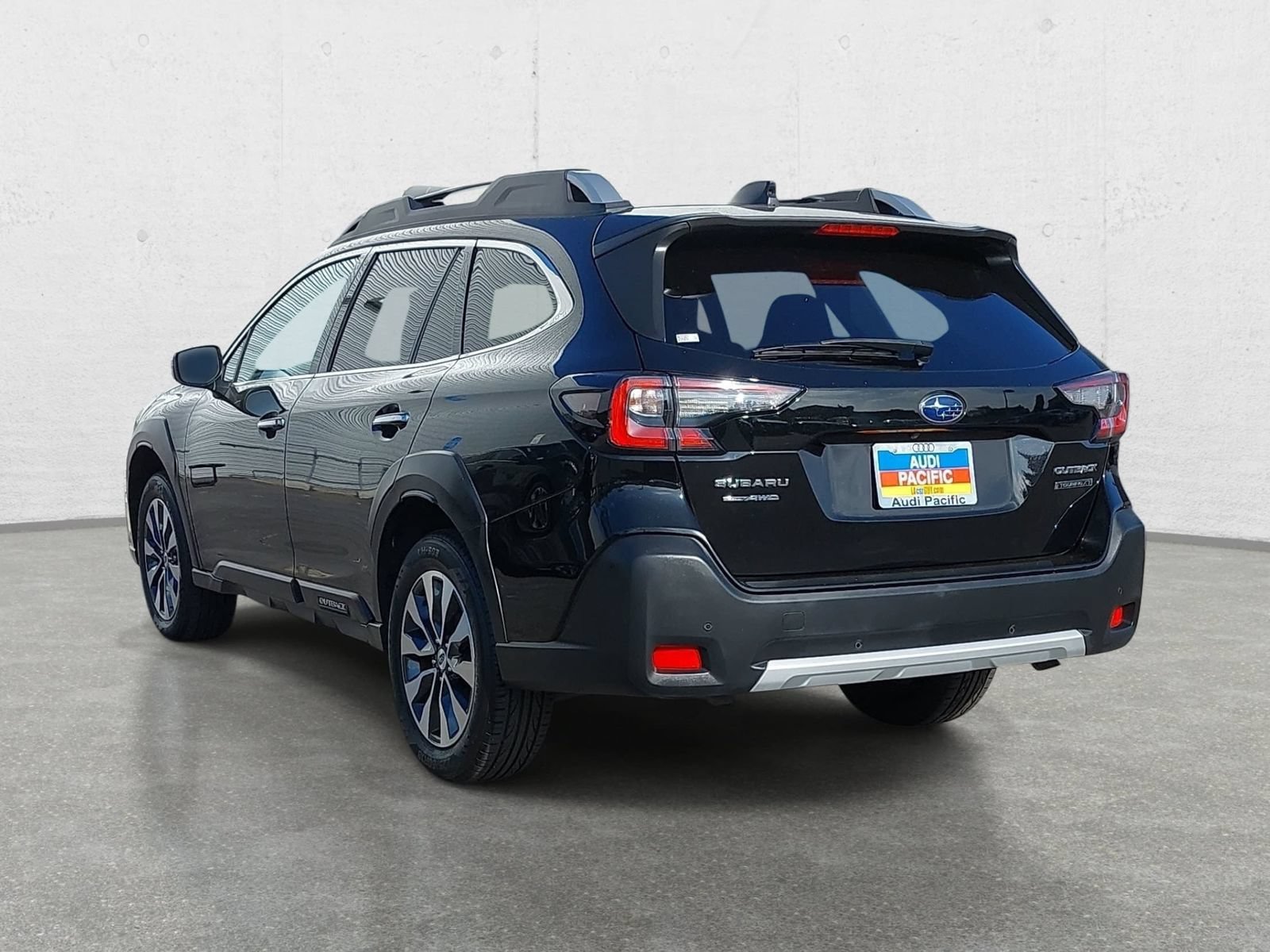 Used 2023 Subaru Outback Touring XT w/ Tech Package 2 AWD/4WD image 7