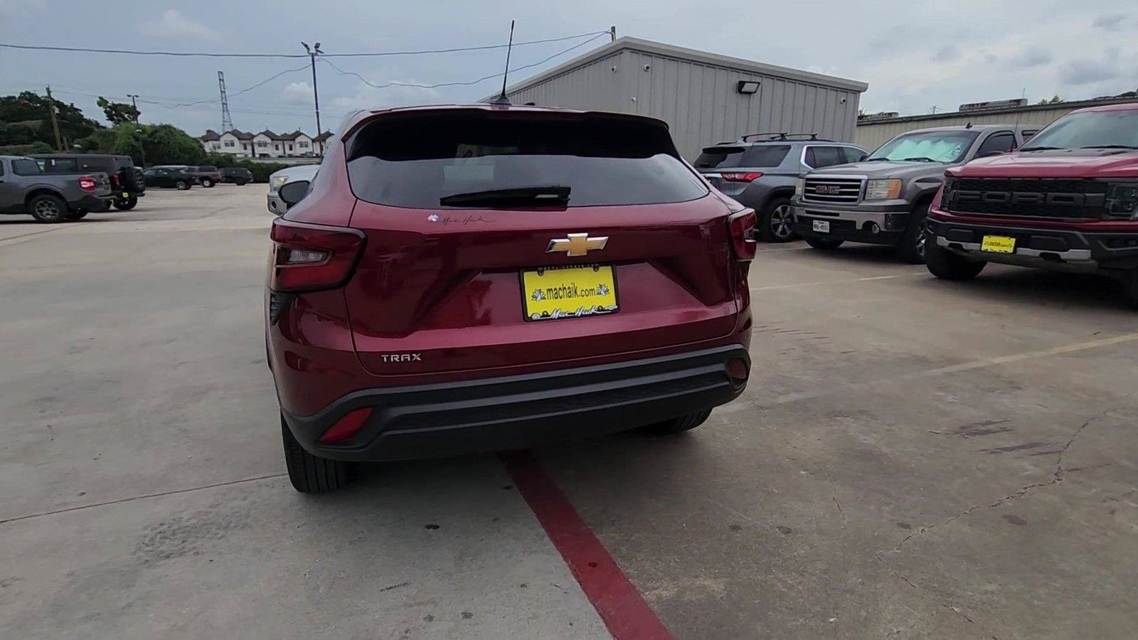 Certified 2025 Chevrolet Trax LS FWD image 7