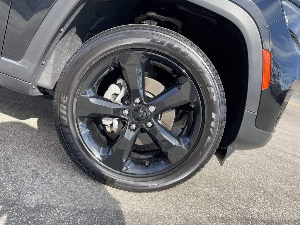 Certified 2023 Jeep Grand Cherokee Altitude AWD/4WD image 11