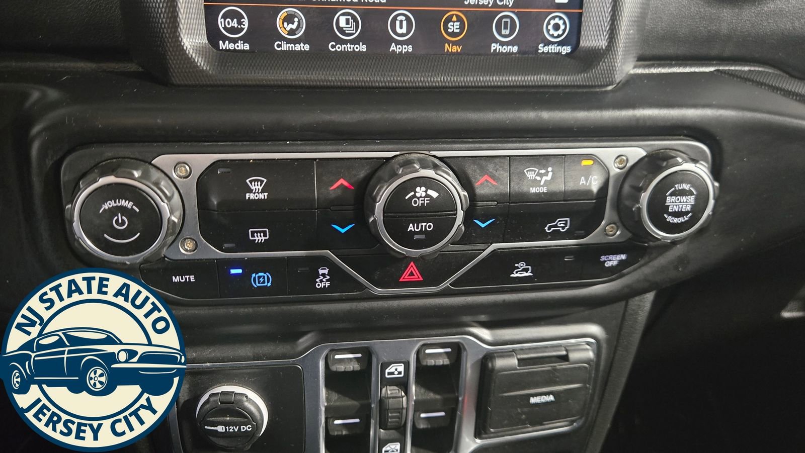 Used 2023 Jeep Wrangler Unlimited Rubicon 4xe w/ Dual Top Group image 19