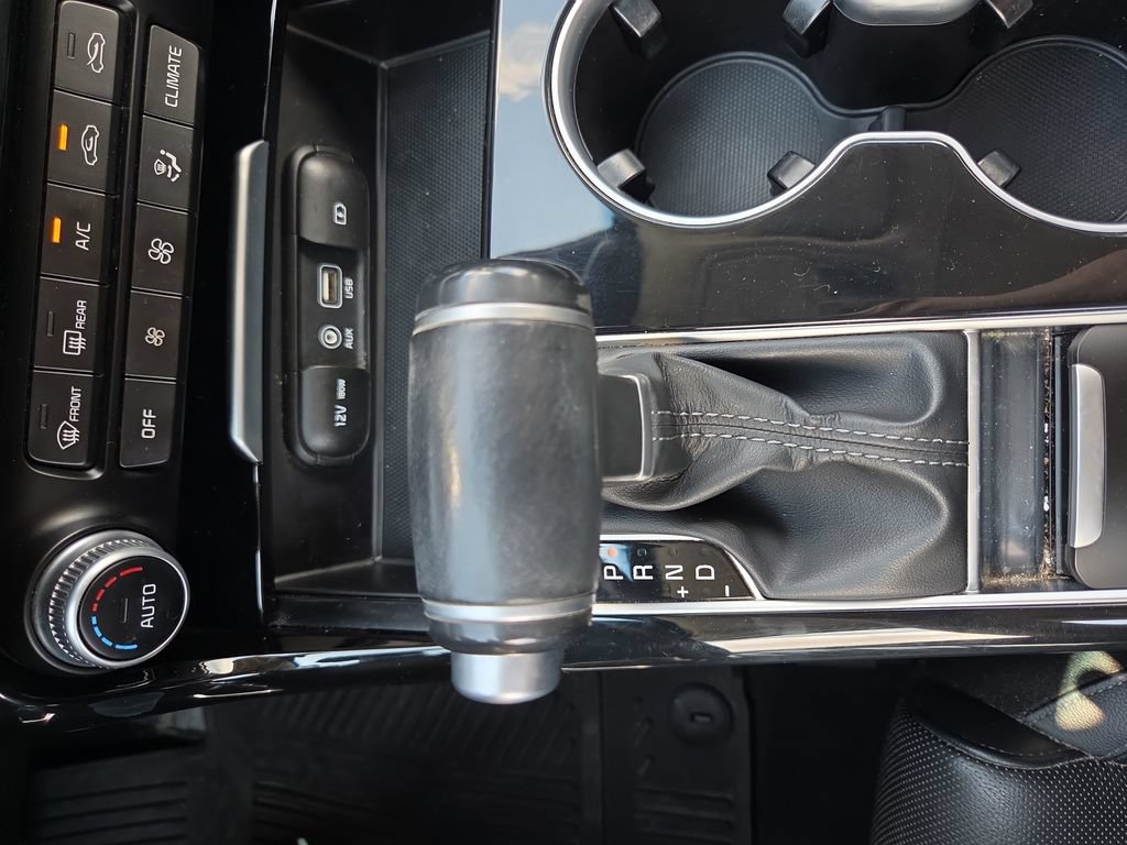 Used 2018 Kia Stinger Premium AWD/4WD image 40