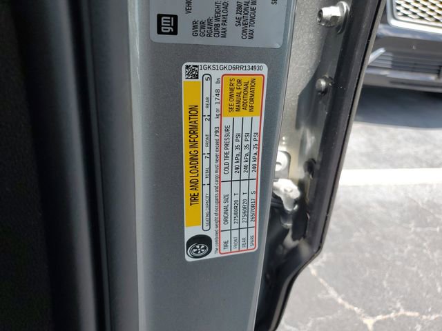 Used 2024 GMC Yukon XL SLT w/ SLT Luxury Package RWD image 31