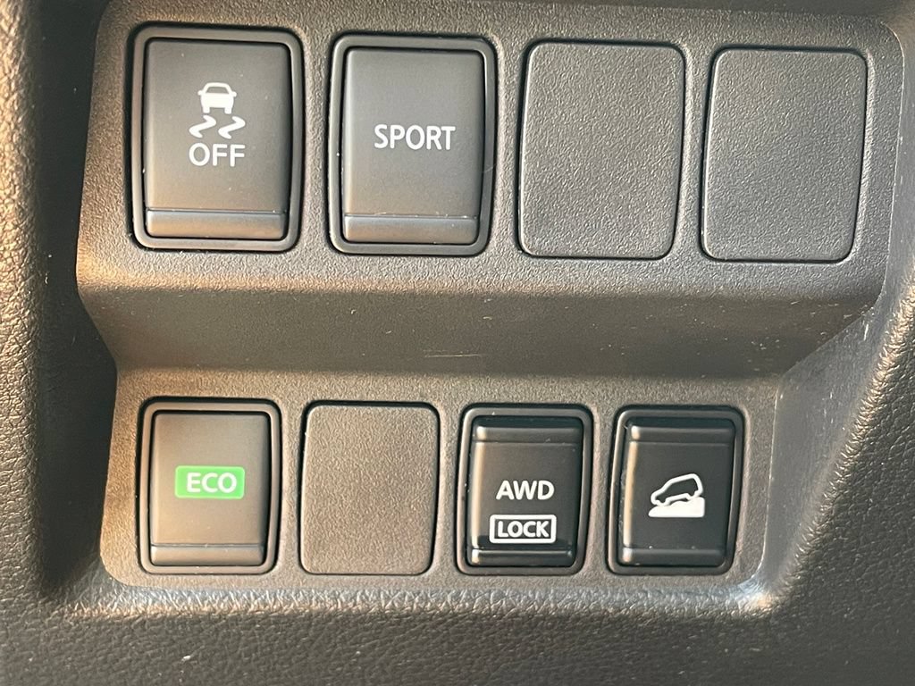 Used 2015 Nissan Rogue SV AWD/4WD image 14