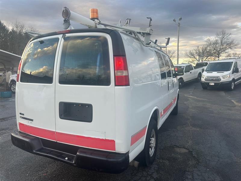 Used 2011 Chevrolet Express 2500 image 4