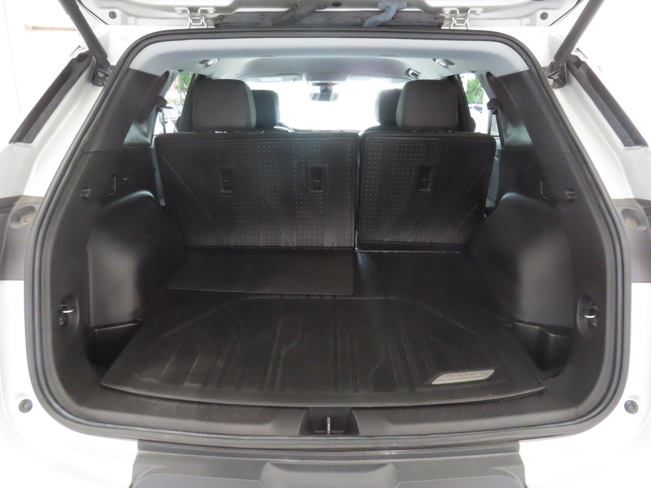 Used 2022 Chevrolet Blazer LT w/ Sound & Technology Package FWD image 24