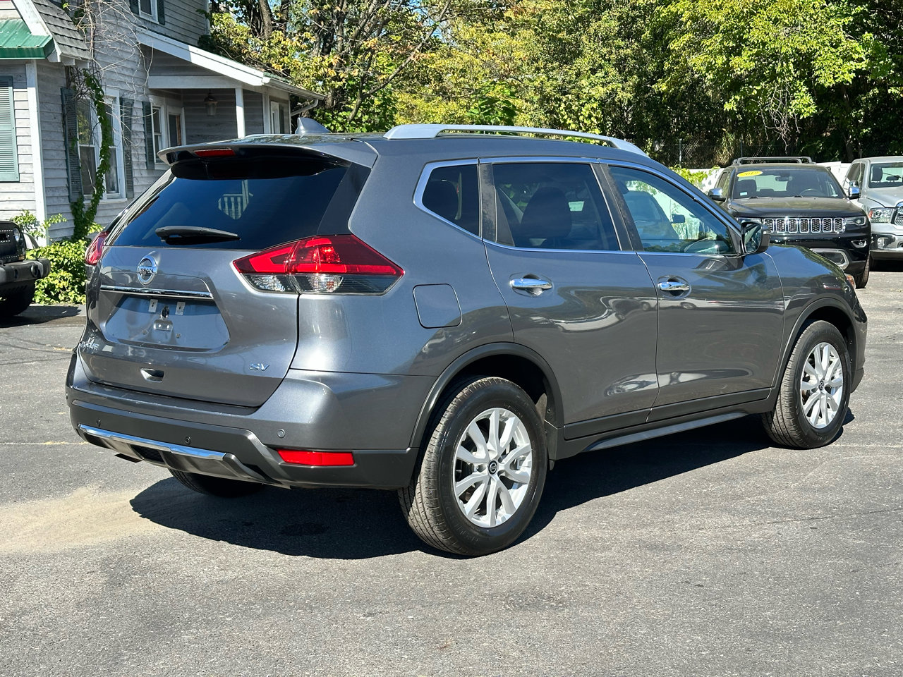 Used 2020 Nissan Rogue SV image 7