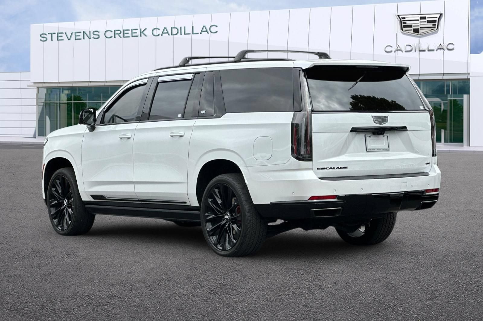 Certified 2025 Cadillac Escalade ESV Sport Platinum w/ LPO, ONYX Package AWD/4WD image 5