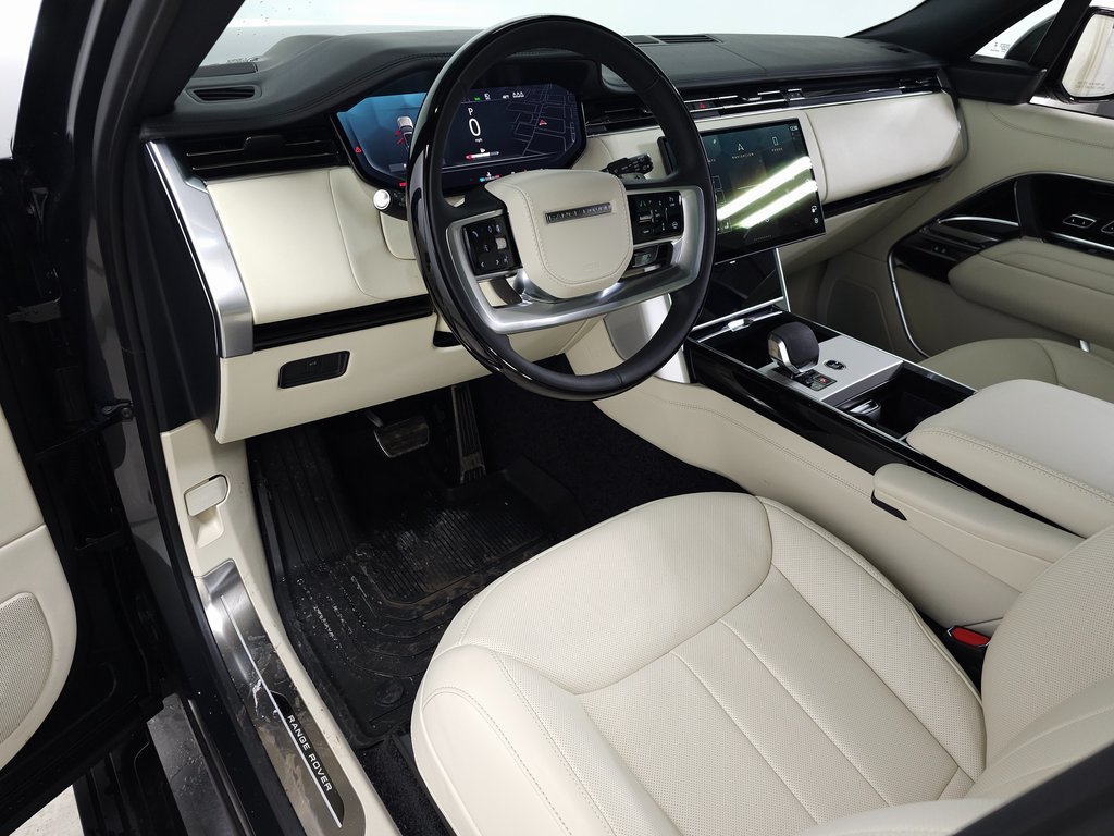Certified 2025 Land Rover Range Rover SE AWD/4WD image 16
