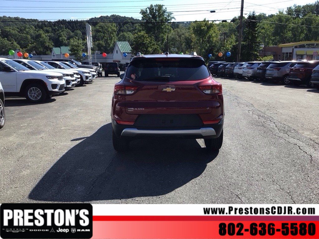 Used 2025 Chevrolet TrailBlazer LT AWD/4WD image 4