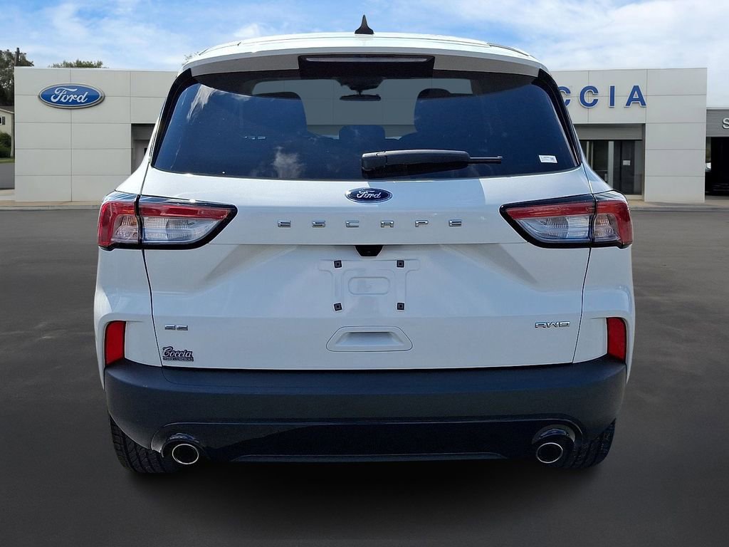 Certified 2022 Ford Escape SE w/ SE Sport Appearance Package image 5