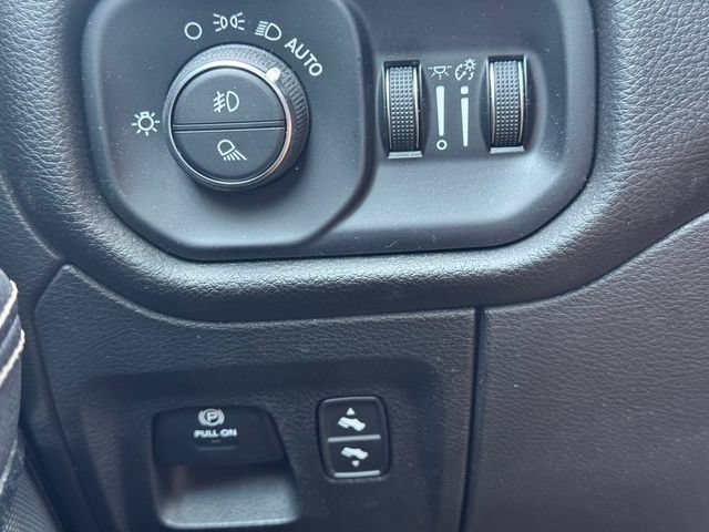 Used 2023 RAM 1500 Laramie AWD/4WD image 23