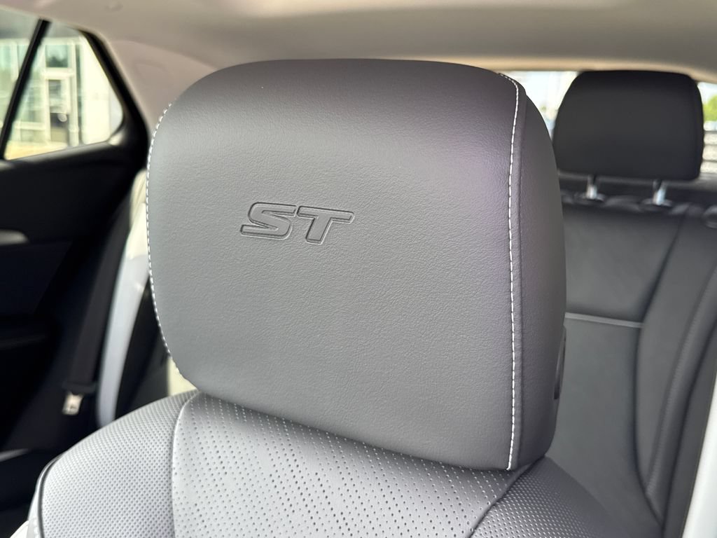 New 2026 Buick Envision Sport Touring AWD/4WD image 16
