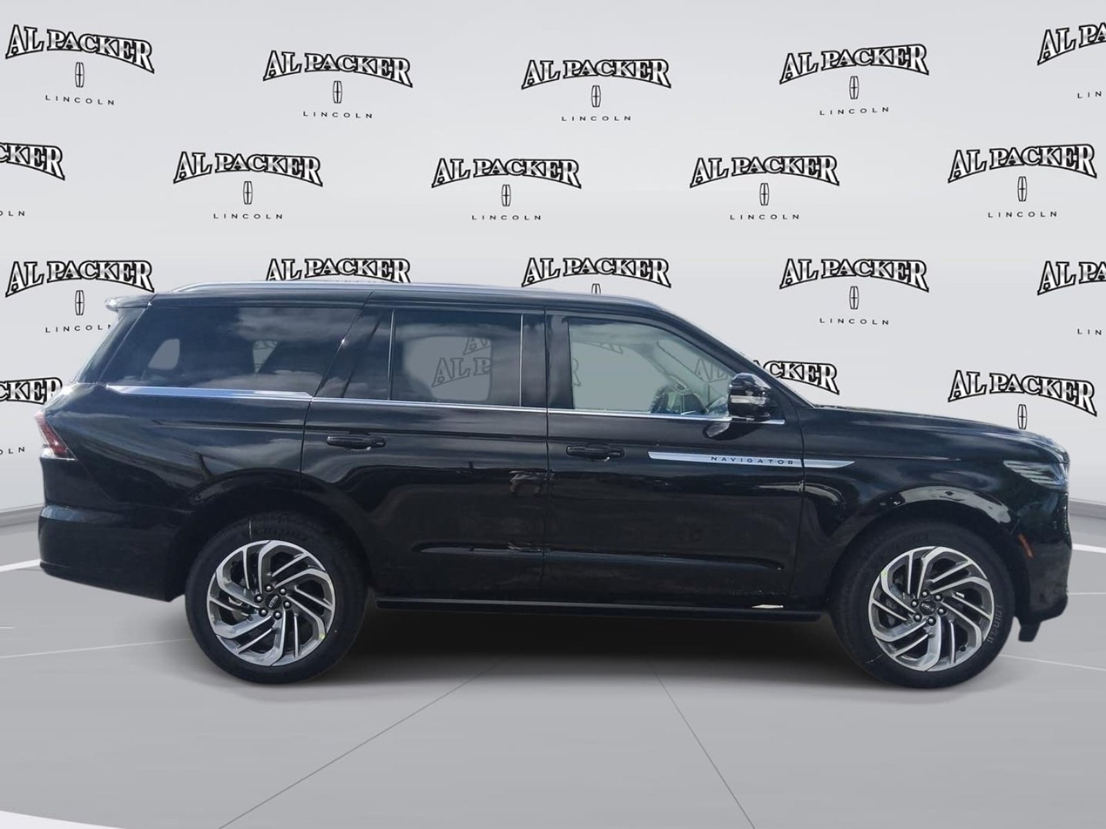 New 2027 Lincoln Navigator Reserve AWD/4WD image 7