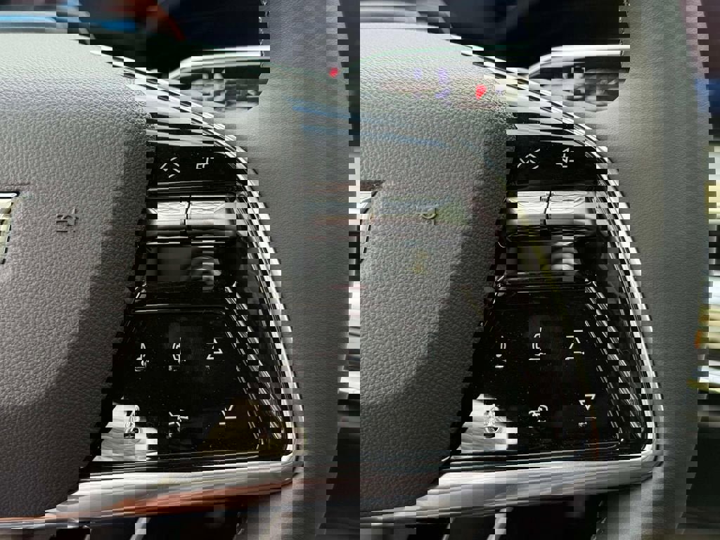 New 2024 Cadillac Lyriq Luxury image 17