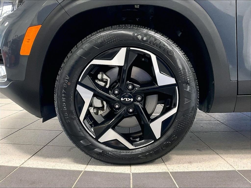 Used 2025 Kia Seltos S AWD/4WD image 7