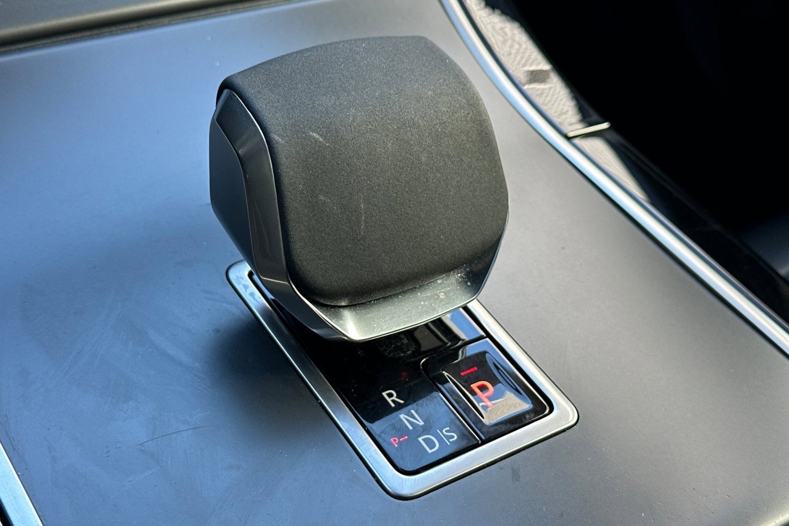 Certified 2024 Land Rover Range Rover Evoque Dynamic SE image 24