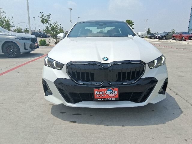 New 2026 BMW 530i w/ M Sport Package RWD image 2