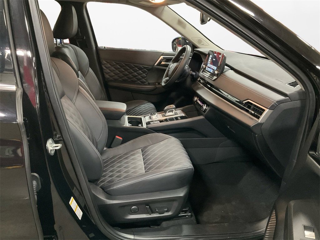 Used 2023 Mitsubishi Outlander SEL image 9