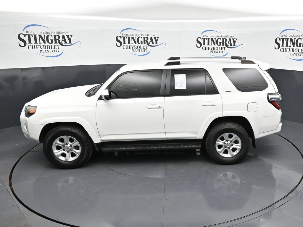 Used 2020 Toyota 4Runner SR5 AWD/4WD image 21
