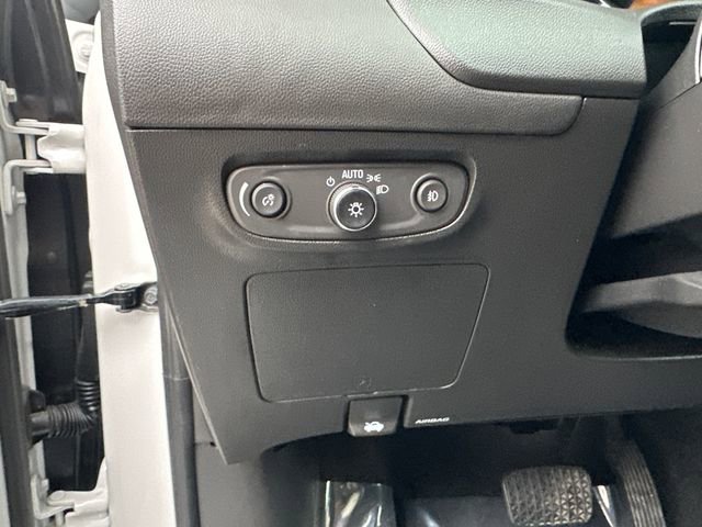 Used 2022 Buick Encore GX Essence w/ Experience Buick Package image 24