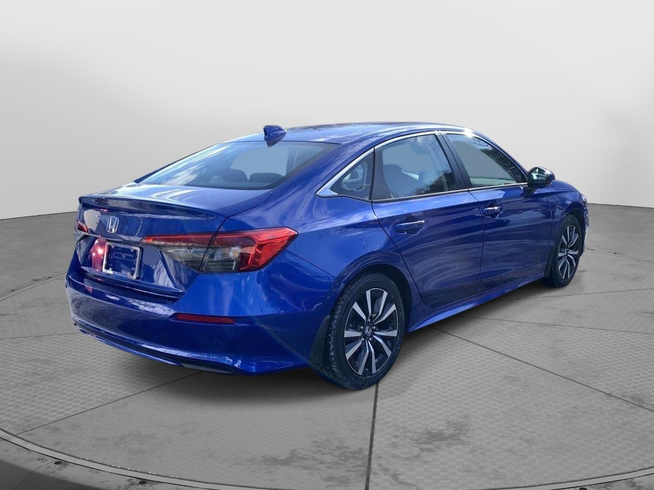 Used 2023 Honda Civic EX image 3