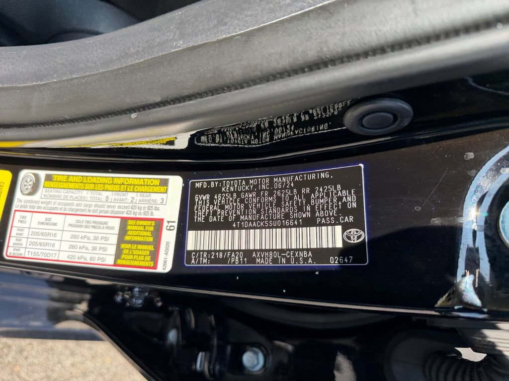 Used 2025 Toyota Camry LE FWD image 30