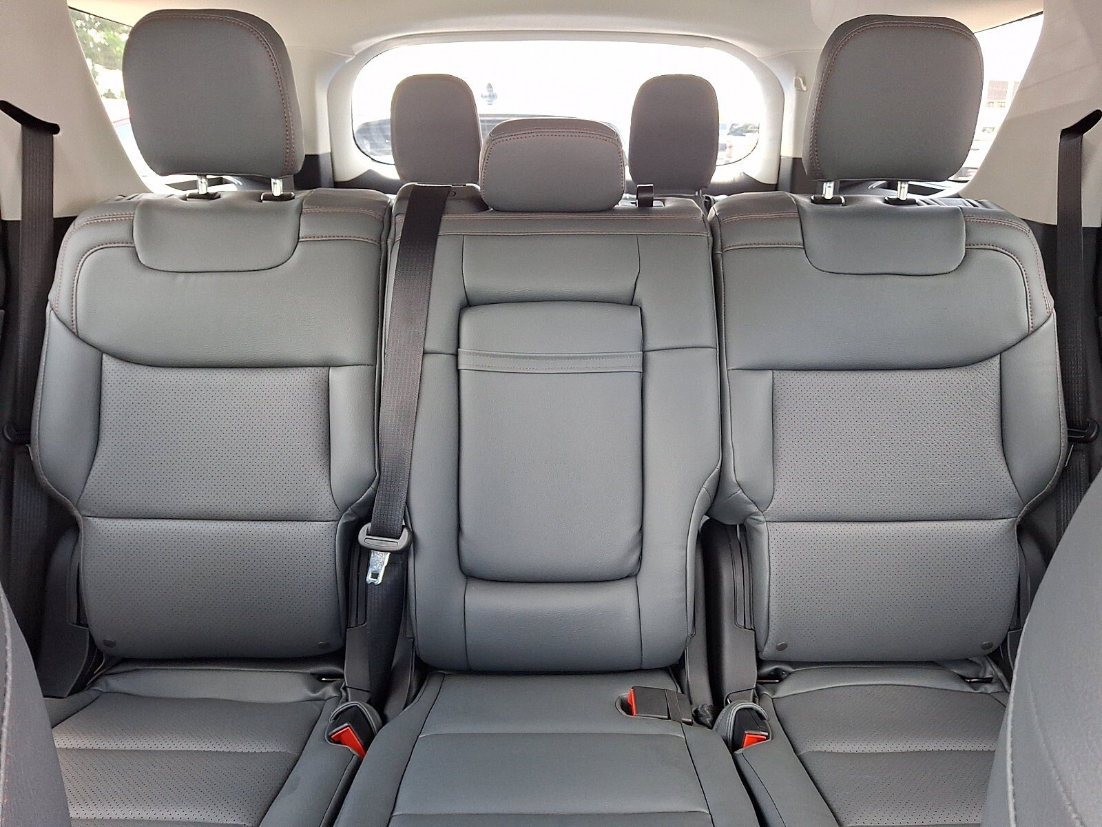 New 2026 Ford Explorer Active RWD image 19