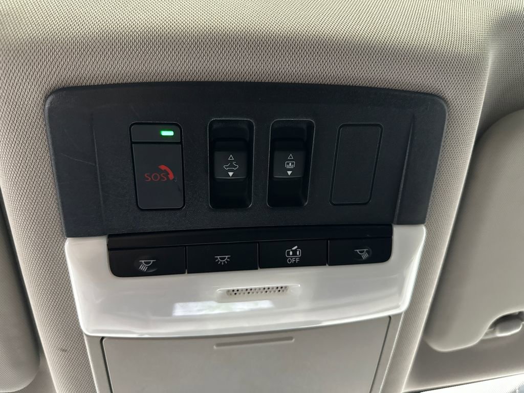 Used 2021 Nissan Rogue Platinum image 34