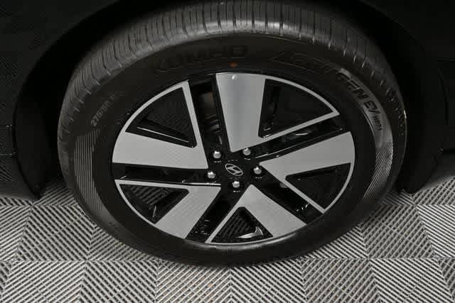 New 2026 Hyundai Ioniq 9 SEL w/ Tow & Go Package image 28