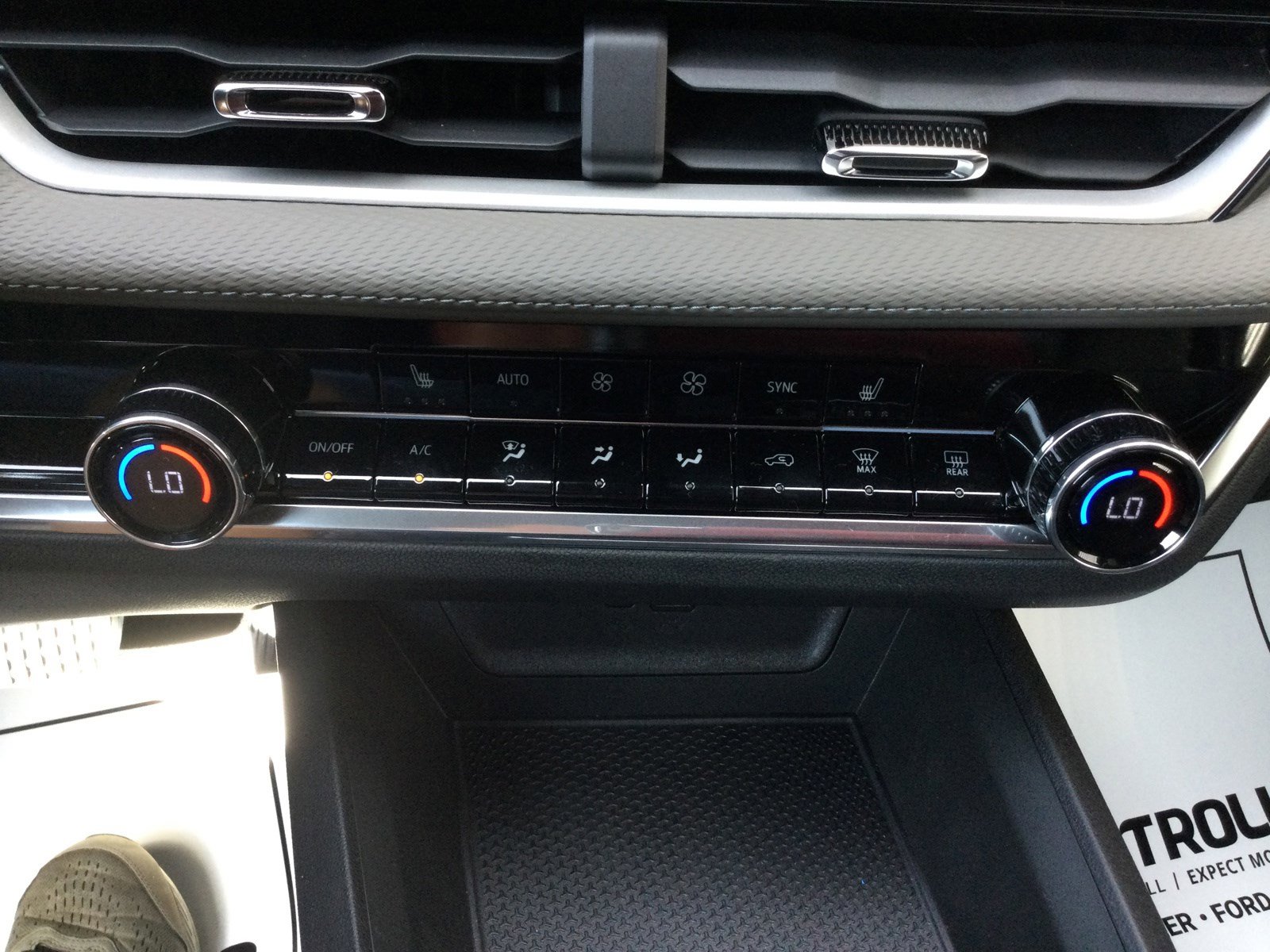 New 2025 Chevrolet Equinox LT w/ Convenience Package II image 11