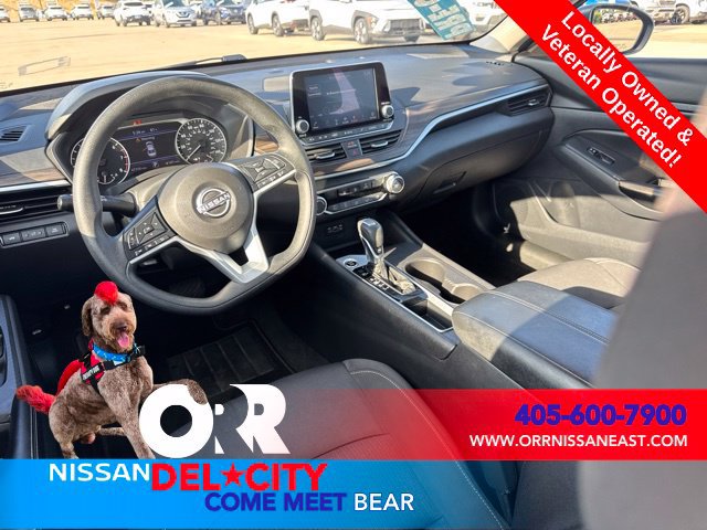 Used 2025 Nissan Altima 2.5 SV FWD image 12