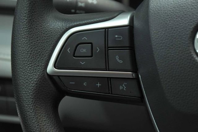 Used 2022 Toyota Highlander L image 22