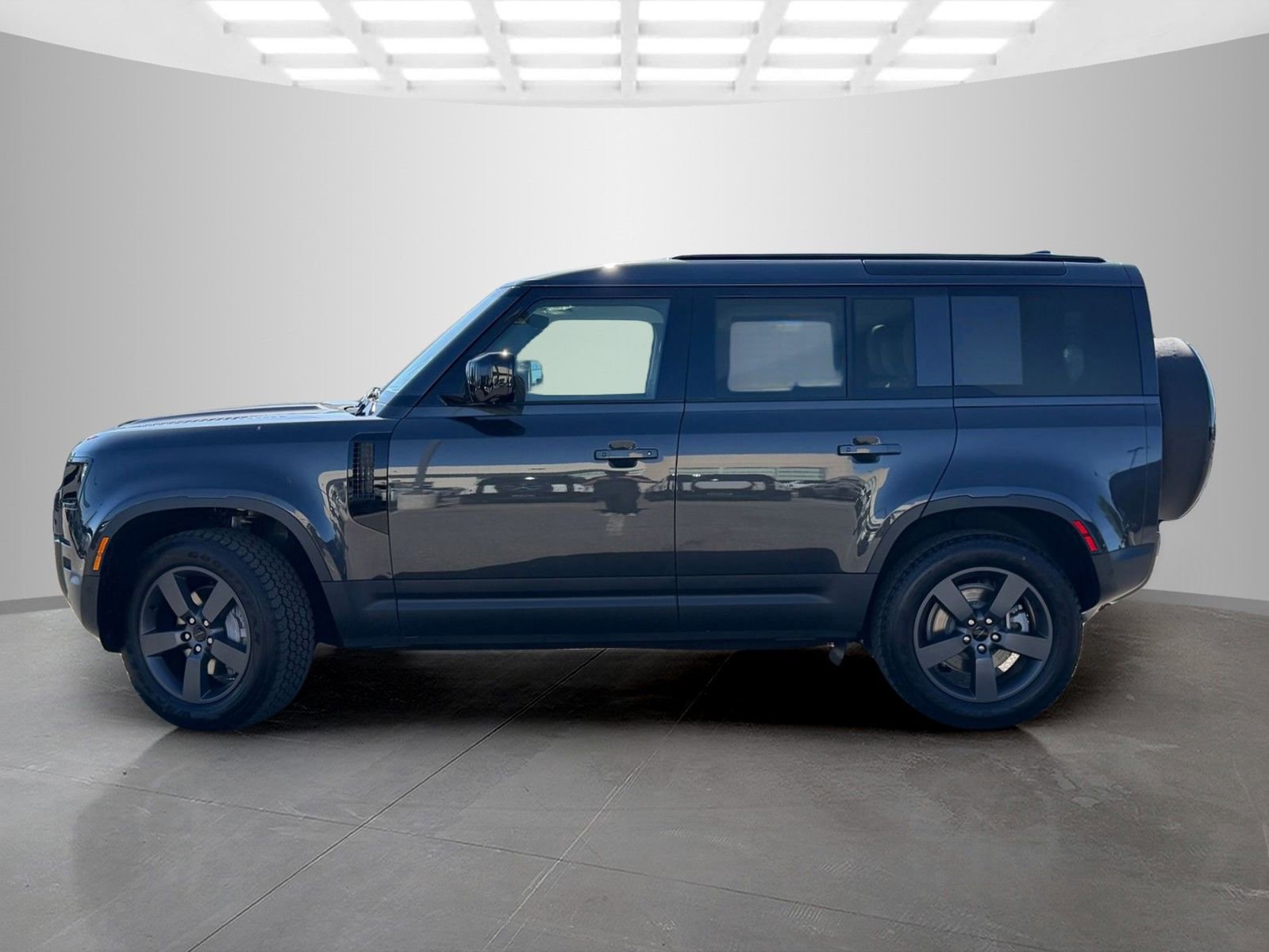 New 2026 Land Rover Defender 110 S AWD/4WD image 8