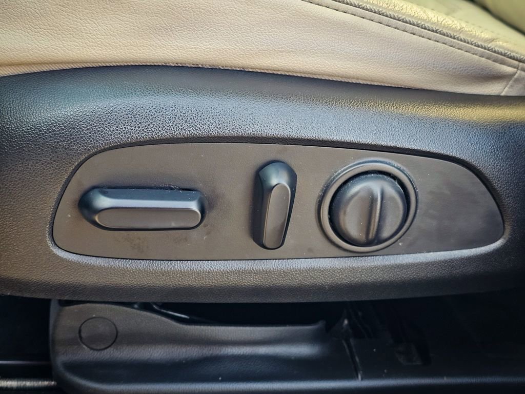 Used 2020 Buick Encore GX Essence w/ Advanced Technology Package image 18