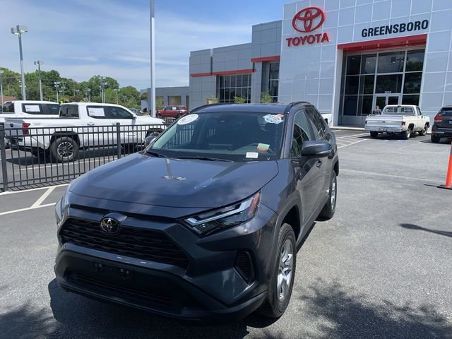 Used 2025 Toyota RAV4 XLE AWD/4WD video 1