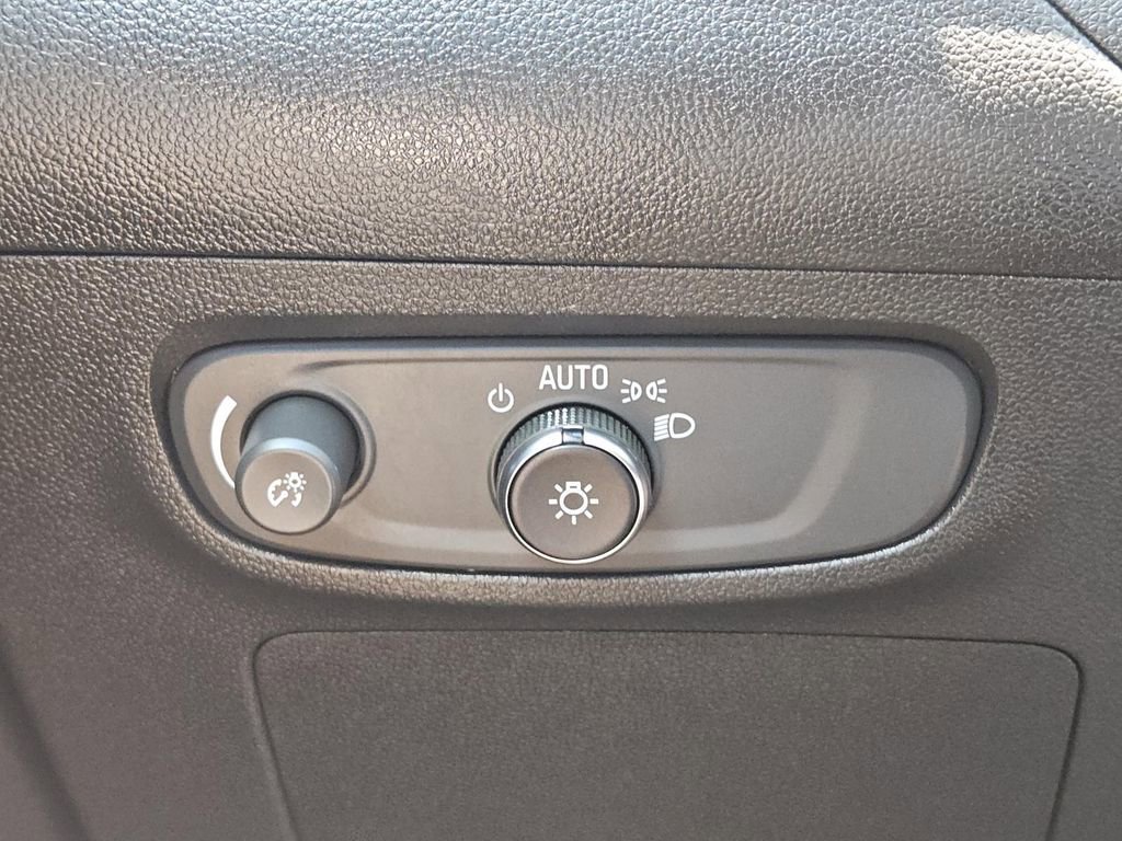 Used 2025 Buick Encore GX Preferred FWD image 30